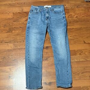 Signature by Levi Strauss Men's Light Blue Slim Jeans